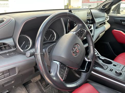 Used 2021 Toyota Highlander XSE AWD/4WD image 7