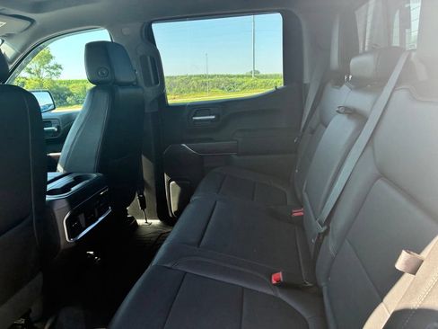 Used 2022 GMC Sierra 1500 SLT w/ SLT Premium Package AWD/4WD image 12