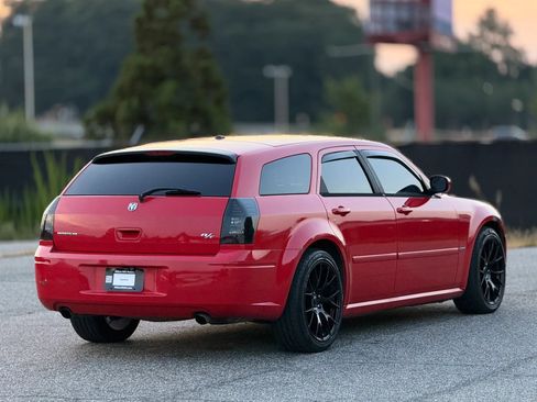 Used 2007 Dodge Magnum R/T w/ Convenience Group II RWD image 9