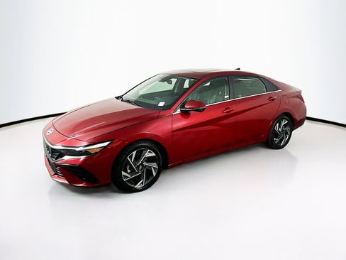 Used 2024 Hyundai Elantra Limited image 4