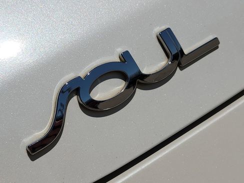Used 2020 Kia Soul EX w/ Option Group 015 FWD image 13