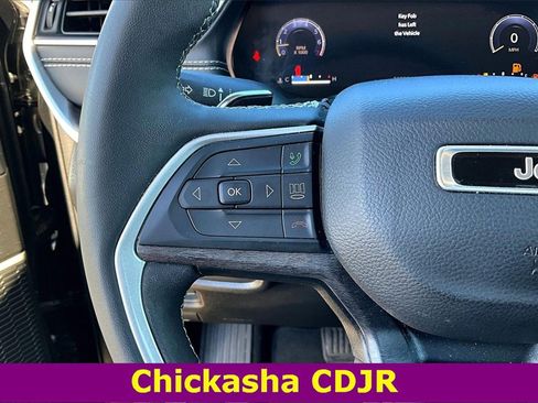 Used 2022 Jeep Grand Cherokee L Limited image 11