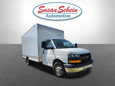 Used 2019 Chevrolet Express 3500 w/ Power Convenience Package image 3