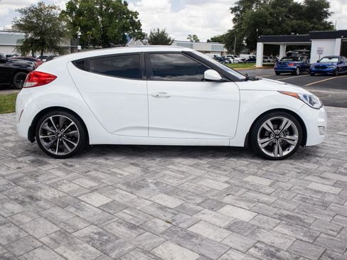 Used 2013 Hyundai Veloster w/ Style Pkg FWD image 8