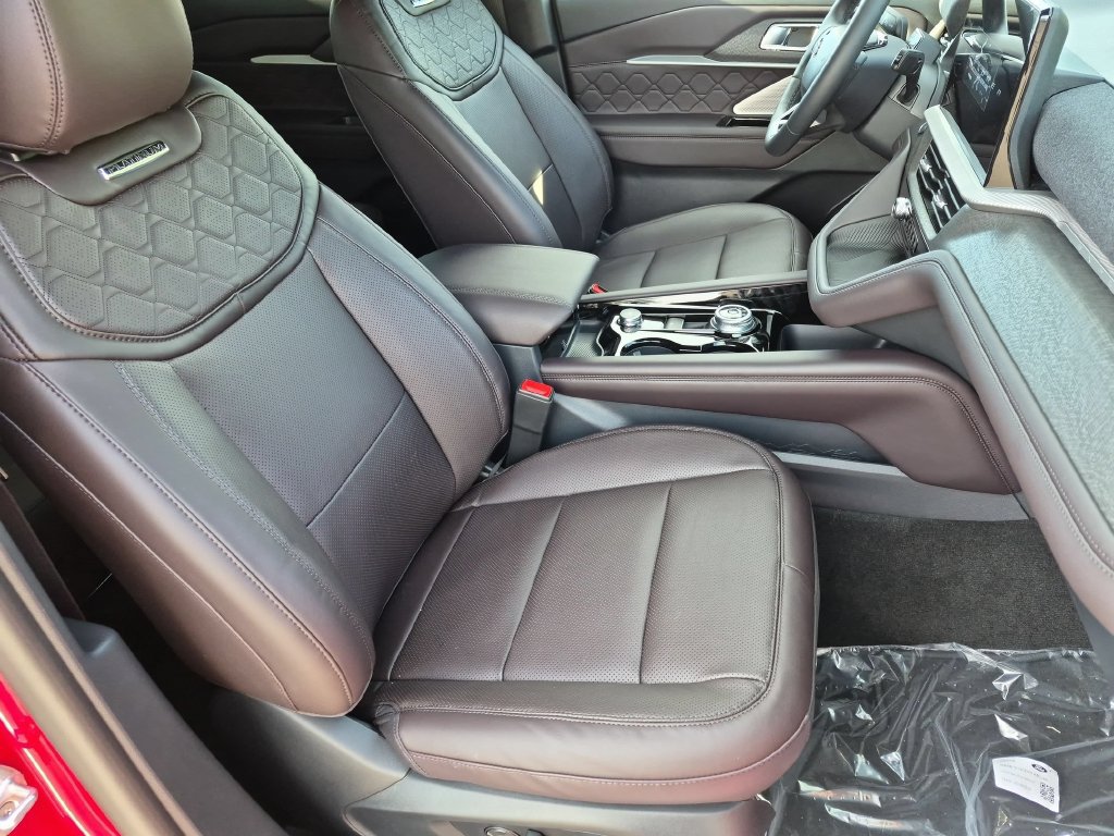 New 2026 Ford Explorer Platinum w/ LUX Leather Package AWD/4WD image 22