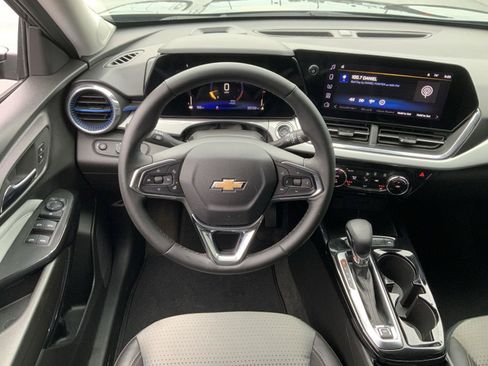 Used 2026 Chevrolet Trax LT w/ Driver Confidence Package FWD image 21