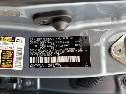 Used 2023 Toyota Highlander Platinum AWD/4WD image 36