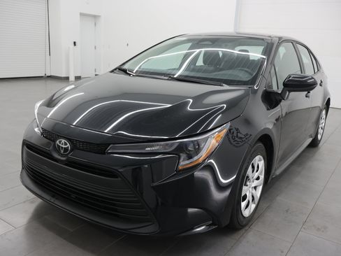 Used 2024 Toyota Corolla LE FWD image 7
