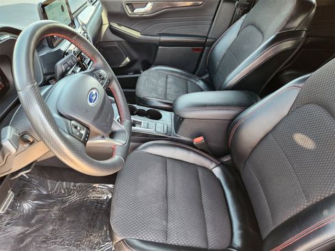 Used 2023 Ford Escape ST-Line image 14