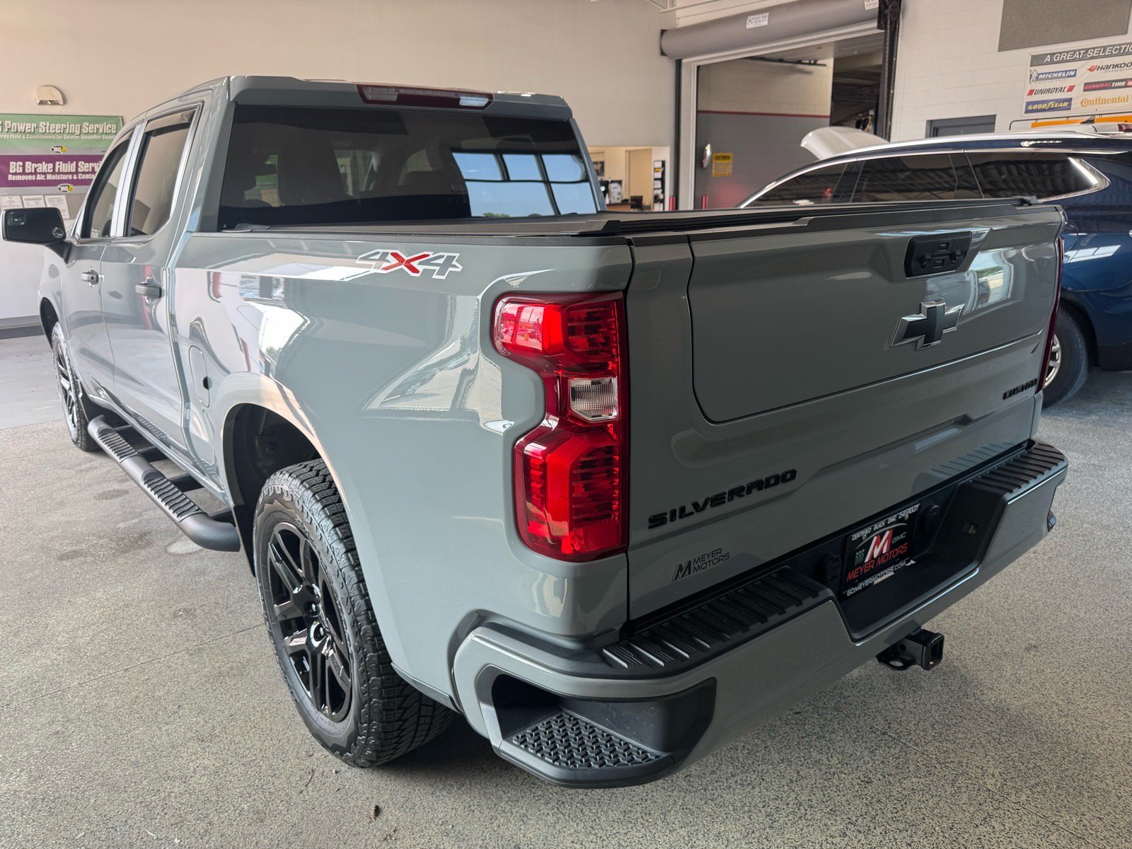 Used 2025 Chevrolet Silverado 1500 Custom w/ Turbomax Blackout Package AWD/4WD image 7