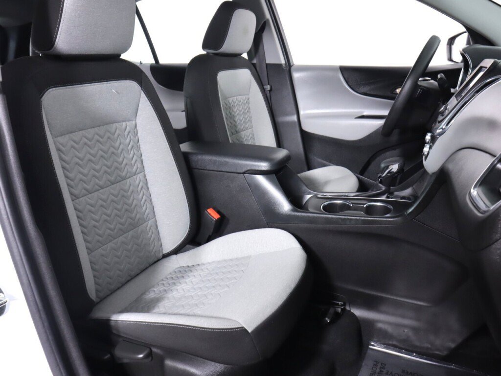 Used 2022 Chevrolet Equinox LS w/ Driver Confidence II Package AWD/4WD image 38