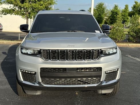 Used 2024 Jeep Grand Cherokee L Limited image 3