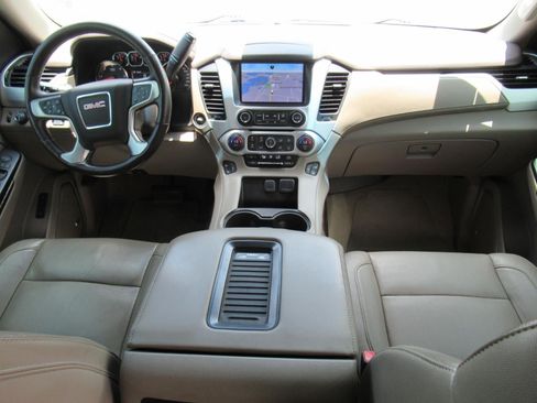 Used 2015 GMC Yukon XL SLT w/ HD Trailering Package RWD image 12