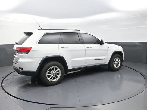 Used 2019 Jeep Grand Cherokee Laredo AWD/4WD image 15