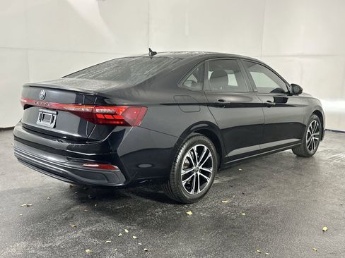 Used 2025 Volkswagen Jetta Sport image 8