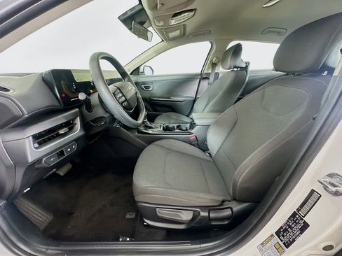 Used 2025 Kia K4 LXS image 13