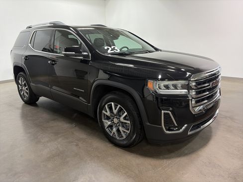 Used 2023 GMC Acadia SLT w/ Technology Package image 2