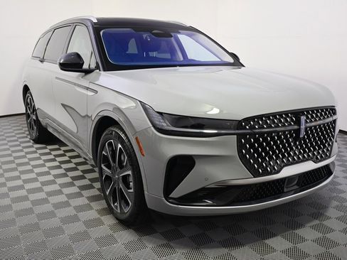 New 2026 Lincoln Nautilus Reserve image 8