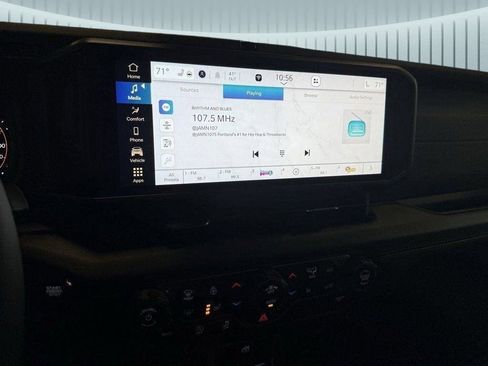 Used 2025 Jeep Wrangler Unlimited Rubicon image 2