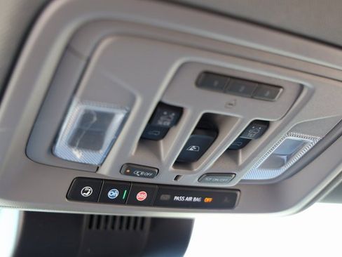 New 2026 GMC Sierra 1500 SLT image 25