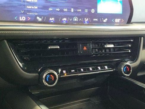 Used 2025 Chevrolet Suburban LT w/ Comfort Package image 29