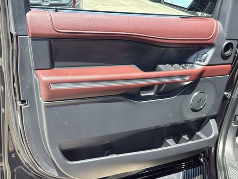 Used 2024 Ford Expedition Limited RWD image 12