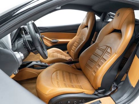 Used 2016 Ferrari 488 GTB RWD image 12