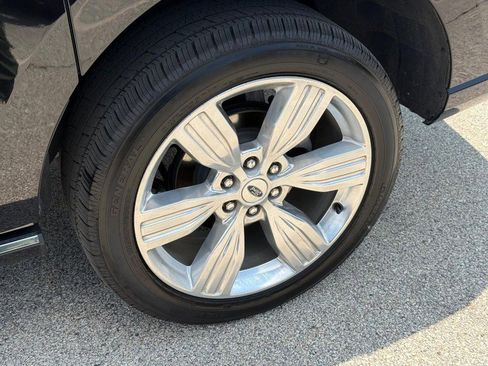 Certified 2024 Ford Expedition Max Platinum image 17
