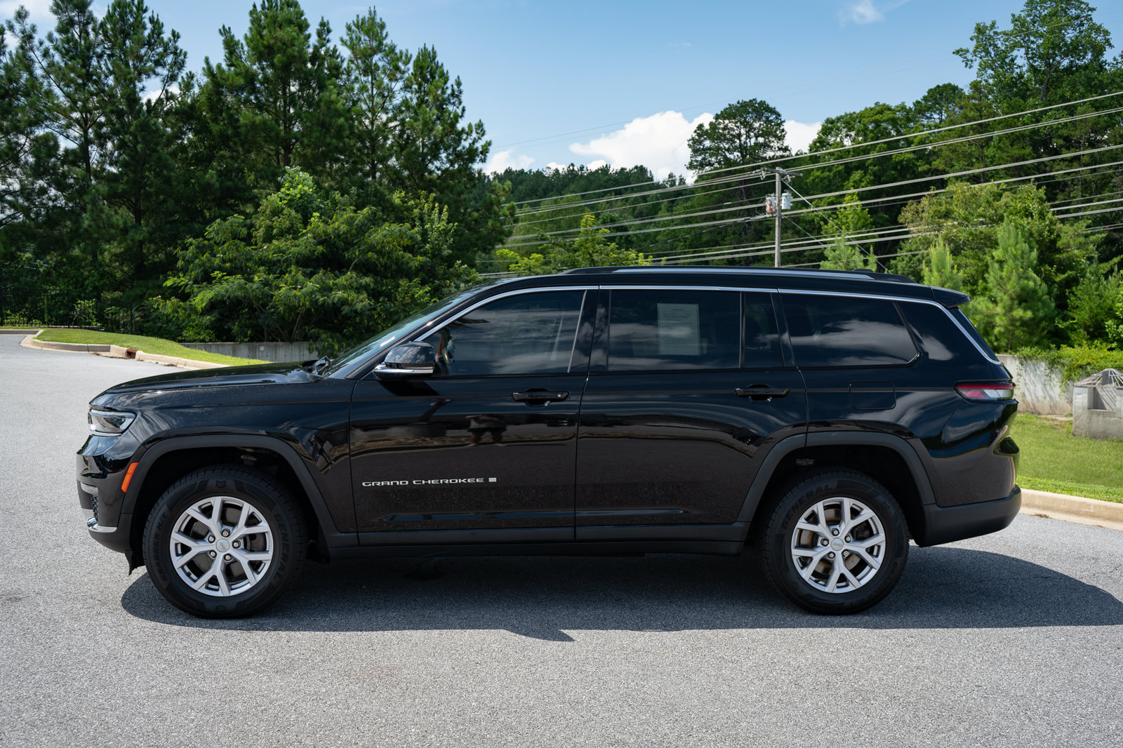 Used 2021 Jeep Grand Cherokee L Limited AWD/4WD image 5