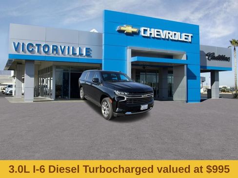 Used 2024 Chevrolet Suburban LT RWD image 3