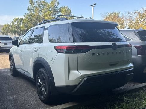 Used 2023 Nissan Pathfinder SV FWD image 4