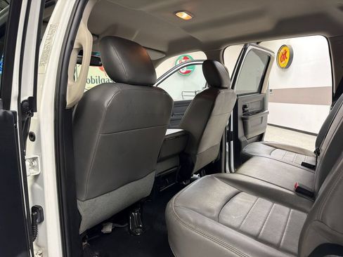 Used 2014 RAM 3500 Tradesman w/ Chrome Appearance Group AWD/4WD image 30