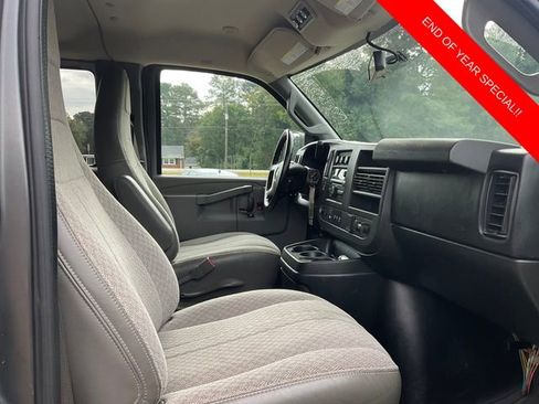 Used 2016 Chevrolet Express 3500 LT w/ LT Preferred Equipment Group image 13