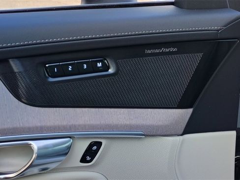 New 2026 Volvo XC90 T8 Ultra image 8