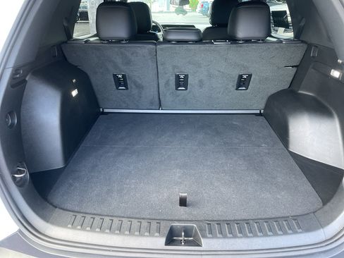 Certified 2026 GMC Terrain Elevation w/ Elevation Premium Package FWD image 9