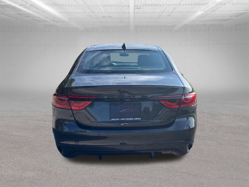 Used 2024 Jaguar XF R-Dynamic SE AWD/4WD image 8