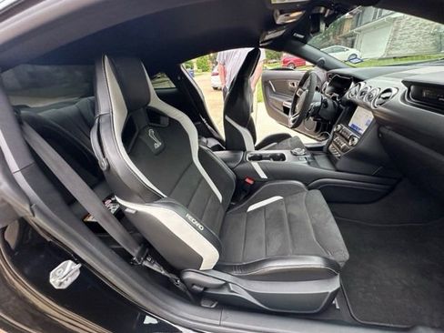 Used 2022 Ford Mustang Shelby GT500 w/ Technology Package RWD image 3