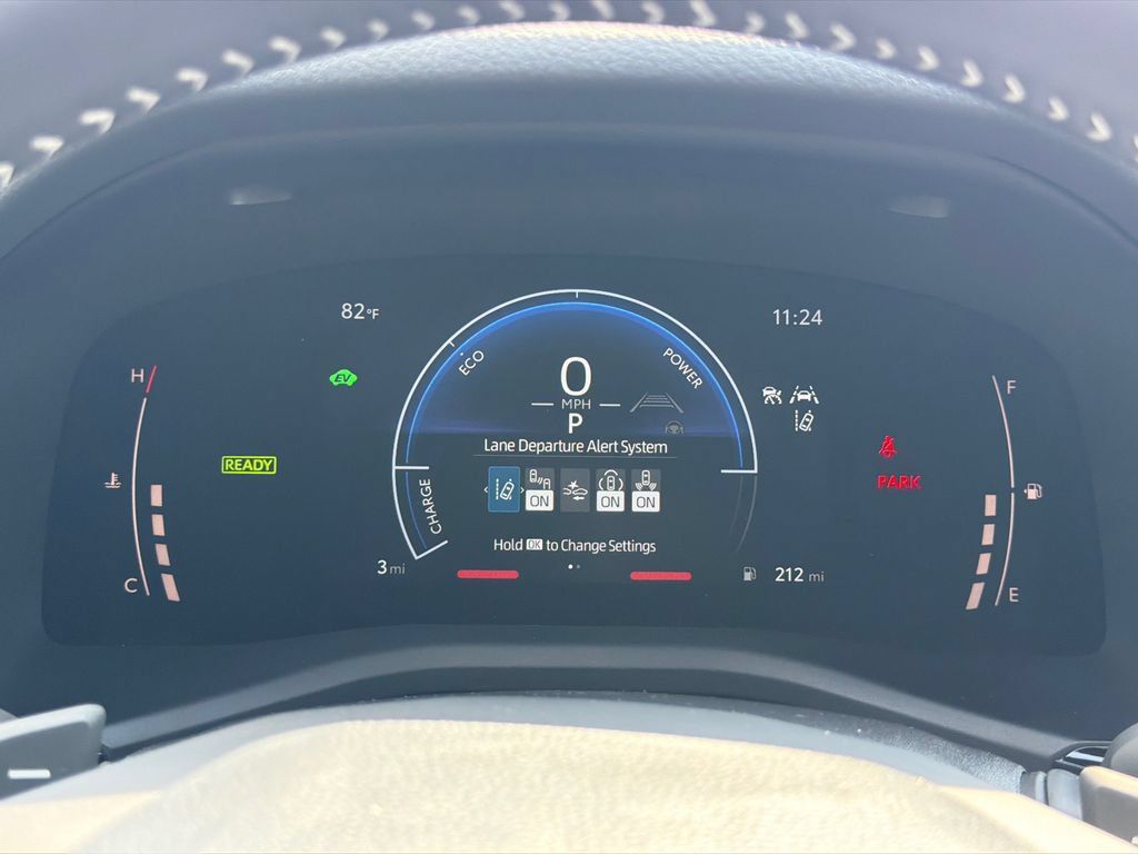 New 2026 Toyota Camry Hybrid FWD image 32
