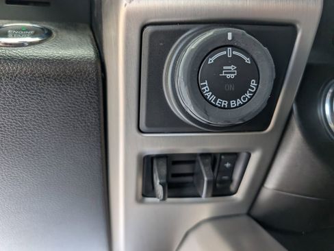 Used 2018 Ford F150 Platinum w/ Equipment Group 701A Luxury AWD/4WD image 19