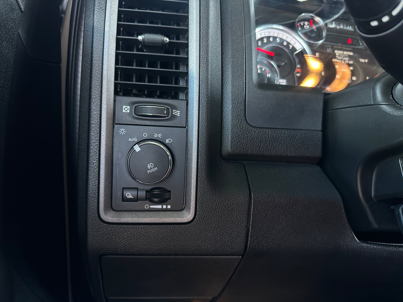 Used 2021 RAM 1500 Tradesman w/ Tradesman SXT Package RWD image 16