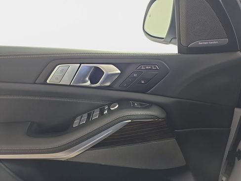 Used 2026 BMW X7 xDrive40i w/ Premium Package image 32