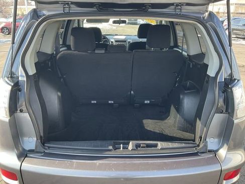 Used 2011 Mitsubishi Outlander ES image 29