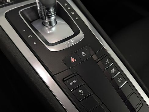 Used 2025 Porsche 718 Cayman image 31