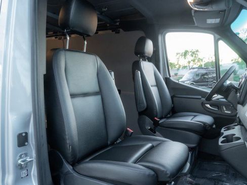 Used 2026 Mercedes-Benz Sprinter 2500 image 14