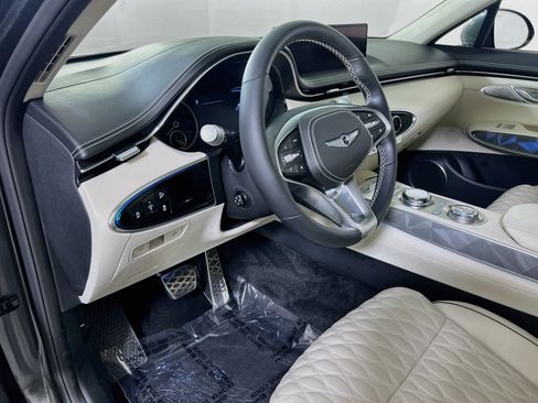 Used 2024 Genesis GV70 3.5T Sport w/ Sport Advanced Package AWD/4WD image 9