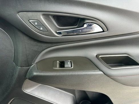 Used 2023 Chevrolet Equinox RS image 16