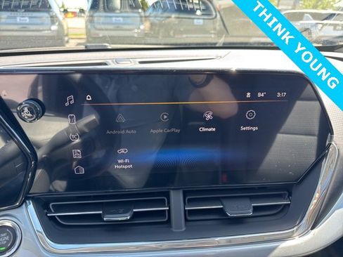 New 2025 Chevrolet Trax LT w/ Sunroof Package image 21