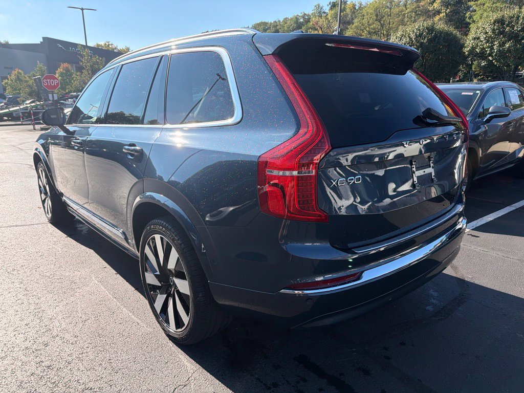 Used 2025 Volvo XC90 T8 Plus w/ Protection Package Premier AWD/4WD image 2