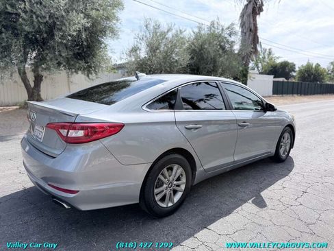Used 2015 Hyundai Sonata SE w/ Option Group 09 FWD image 4