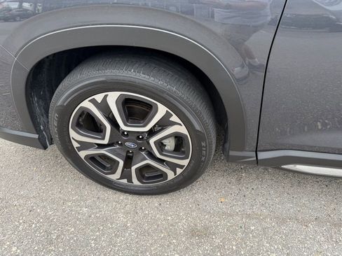 Used 2023 Subaru Ascent Limited w/ Technology Package AWD/4WD image 11